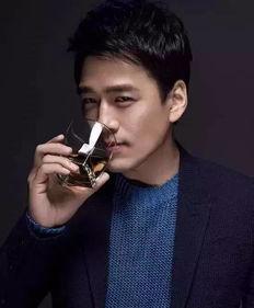 圈内爆料王耀庆抽雪茄,揭秘明星圈内的奢华生活  第3张